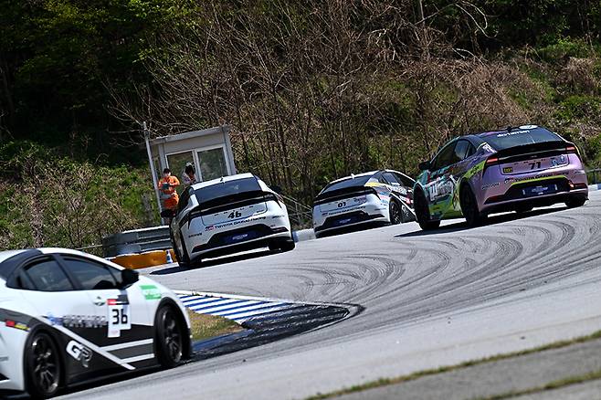 토요타 프리우스 PHEV 컵 경기 장면. 사진 김학수 기자