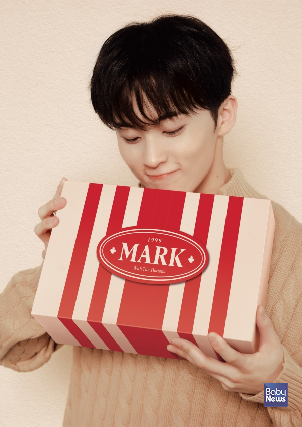 팀홀튼, 브랜드 앰버서더 NCT 마크와 콜라보…TIM HORTONS X MARK 세트 출시. ⓒ팀홀튼