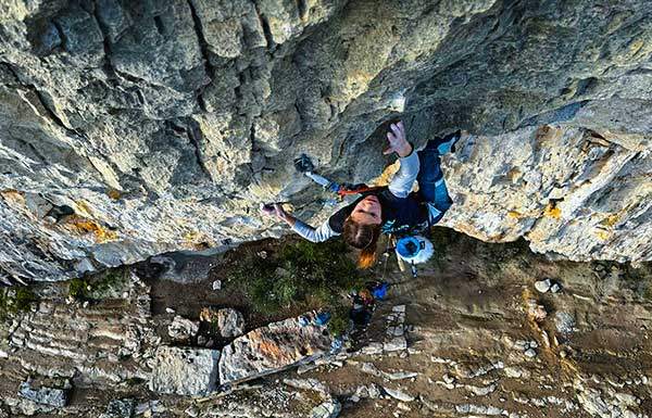 5.14b급 루트를 등반 중인 11세 소녀 알리제 블라. 사진 알리제 블라.