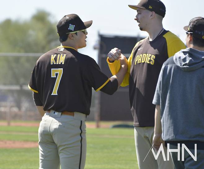 (지난 2023년 샌디에이고 시절의 스넬(오른쪽)과 김하성(왼쪽))