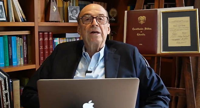 알바로 레이바 전 콜롬비아 외무장관. 레이바 전 장관 X