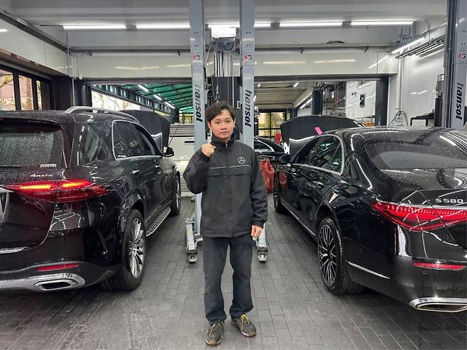 벤츠코리아 공식딜러 중앙모터스 대구 남구 서비스센터에 근무하는 또반뚜 (27) 씨. 사진=벤츠코리아 공식딜러 중앙모터스