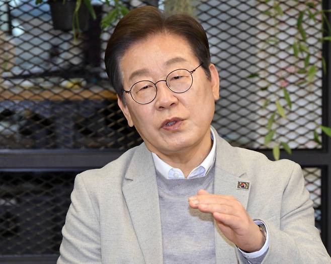 이재명 더불어민주당 대선 예비후보가 14일 서울 강남구 퓨리오사AI에서 모두발언을 하고 있다. / 뉴스1