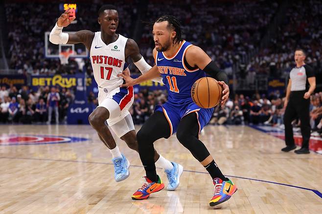 뉴욕 닉스 제일런 브런슨이 25일 디트로이트전에서 드리블 돌파하고 있다. AFP연합뉴스