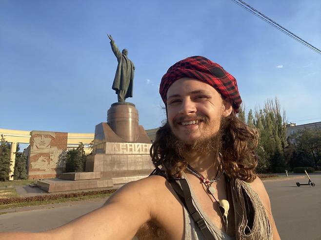 러시아군에 자원입대해 우크라이나 전쟁에 참전했다가 사망한 것으로 확인된 줄리앤 갈리나 미국 중앙정보국(CIA) 디지털 혁신 부국장의 아들인 마이클 글로스. 페이스북 캡처