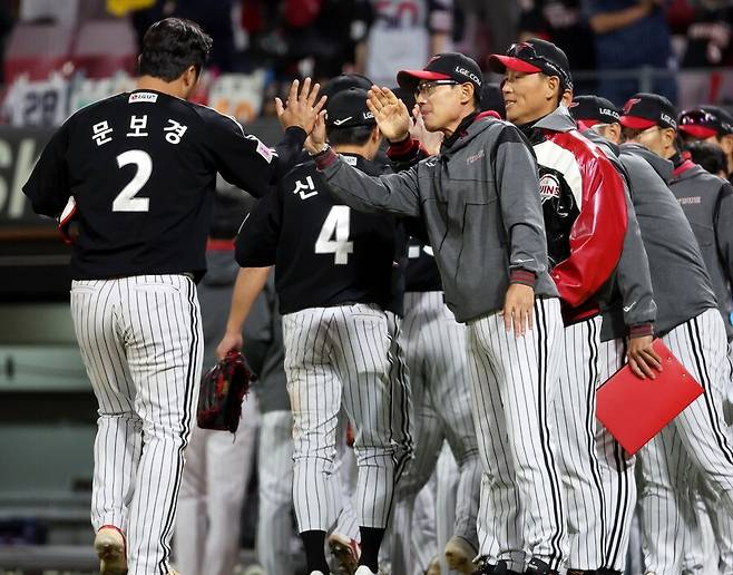 ▲ 중요한 경기에서 승리를 거두며 주말 3연전의 부담을 던 LG ⓒ연합뉴스