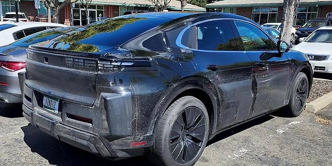 사진 : 포르쉐 카이엔 EV 테스트카 (출처=Electrek/@kindelauto)