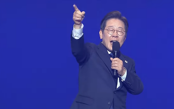 이재명 제21대 대선 더불어민주당 후보가 수락 연설을 하고 있다. (SBS 보도화면 갈무리)