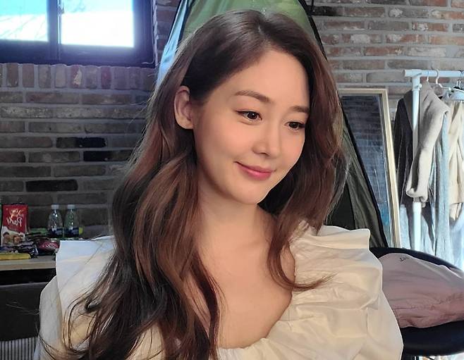 그룹 핑클 멤버 겸 배우 성유리. 성유리 SNS 캡처