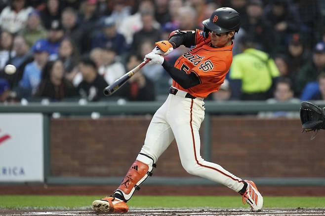 샌프란시스코 이정후가 27일(한국시간) 텍사스와 홈경기에서 이날 전까지 MLB 평균자책점 1위를 질주하던 타일러 말리를 상대로 안타를 터트리며 4연속경기 안타 행진을 이어갔다. 샌프란시스코(미 캘리포니아주)|AP뉴시스