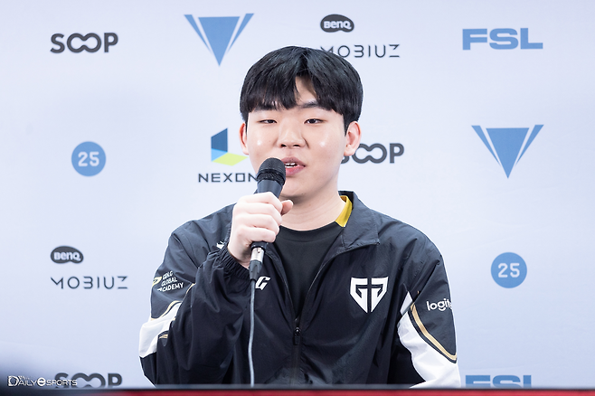 '곽' 곽준혁을 완파하고 16강전에 합류한 젠지의 '체이스' 권창환.