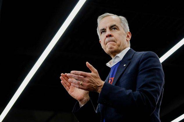 마크 카니 캐나다 총리가 27일(현지시간) 캐나다 앨버타주 에드먼튼에 있는 자유당 선거 운동 행사에서 손뼉을 치고 있다. ⓒ 로이터/연합뉴스