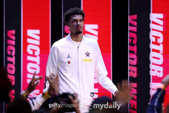 샌안토니오 소속의 웸반야마는 '축구 선수'로 부를 정도로 실력이 출중했다./게티이미지코리아