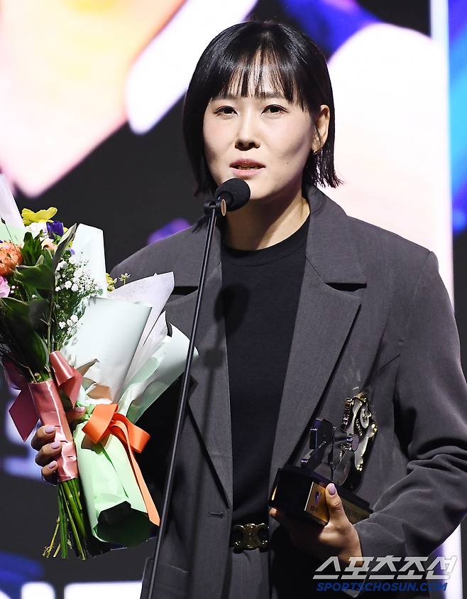 도드람 2024~2025 V리그 시상식이 14일 오후 서울 홍은동 스위스그랜드호텔에서 열렸다. 20주년 베스트7에 선정된 임명옥이 수상소감을 말하고 있다. 정재근 기자 cjg@sportschosun.com/2025.4.14/