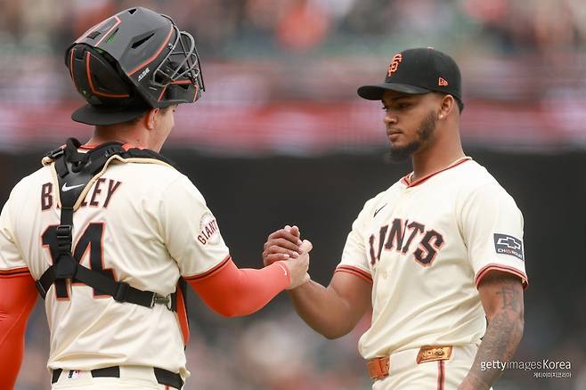 패트릭 베일리-카밀로 도발. 사진=게티이미지코리아