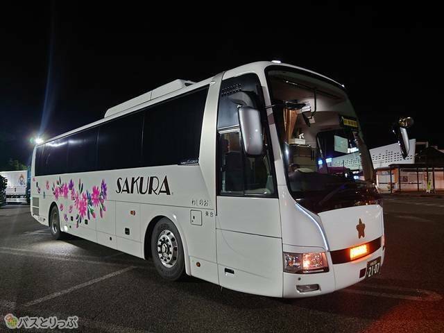 낮이 아닌 밤에 운행하는 일본 야간 버스/bushikaku.net