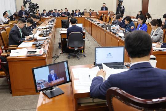 30일 서울 여의도 국회에서 연금개혁특별위원회 전체회의가 열리고 있다. 연합뉴스