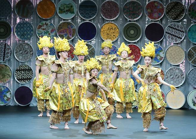 무용가 안은미의 신작 ‘동방미래특급’ 시연 장면. 연합뉴스