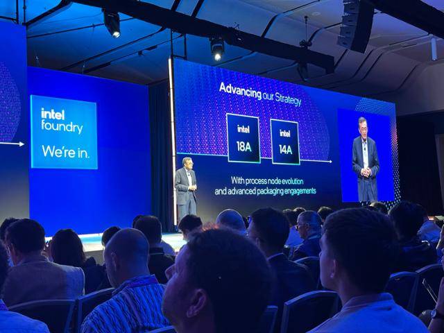 29일 미국 캘리포니아주 새너제이 컨벤션센터에서 열린 인텔의 파운드리 포럼에서 립부 탄 신임 최고경영자가 발언하고 있다. 실리콘밸리=이서희 특파원