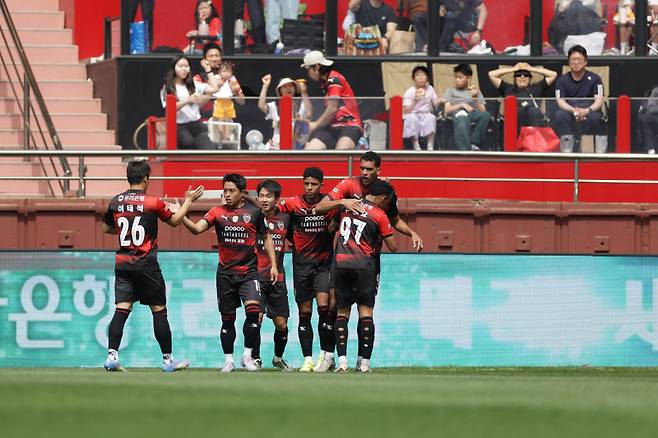 포항 선수들. 한국프로축구연맹 제공