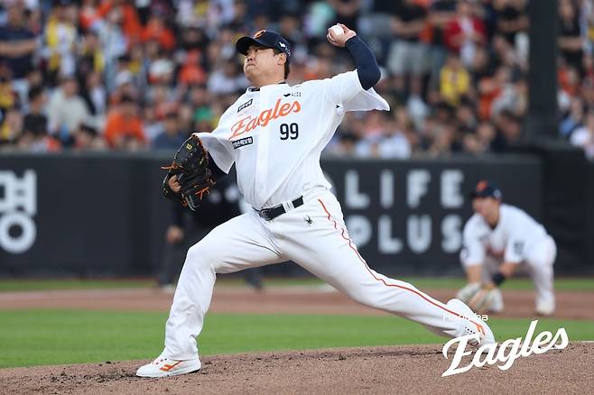 한화 류현진이 30일 대전 LG전에 선발 등판해 역투하고 있다. 한화 이글스 제공