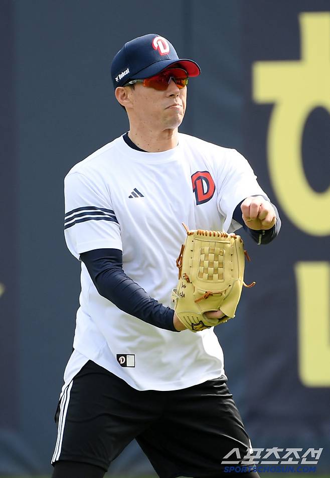 18일 잠실구장에서 열린 두산 베어스와 KIA 타이거즈의 경기. 두산 고효준이 훈련을 하고 있다. 잠실=박재만 기자 pjm@sportschosun.com/2025.04.18/