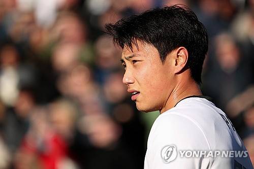 버밍엄 시티가 1일(한국시간) 영국 블랙풀에 있는 블룸필드 로드에서 열린 블랙풀과의 2024-2025시즌 리그1(3부) 45라운드 원정 경기에서 2-0으로 승리했다. 버밍엄은 이날 승리로 승점 108점(33승9무3패)이 됐다. 2위 렉섬(승점89)과의 격차는 무려 19점 차다.연합뉴스