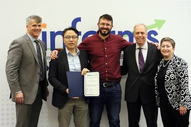 지난달 열린 ‘인폼스 애널리틱스 컨퍼런스’에서 우수 혁신사례상(IAAA)을 수상한 장영재 KAIST 산업및시스템공학과 교수. KAIST