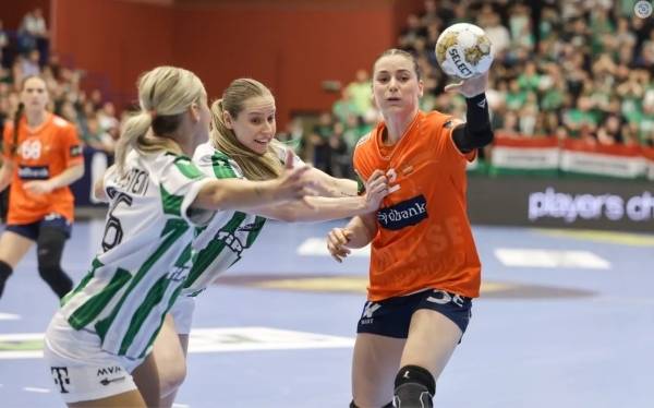 사진 2024/25 EHF 여자 핸드볼 챔피언스리그 8강 오덴세와 레일 카고 헝가리아 경기 모습, 사진 출처=유럽핸드볼연맹