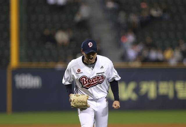 1일 잠실 KT전에서 여러 기록들과 마주한 고효준. 사진=두산 제공