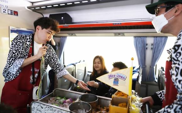 낭만열차 객실 간식 카트