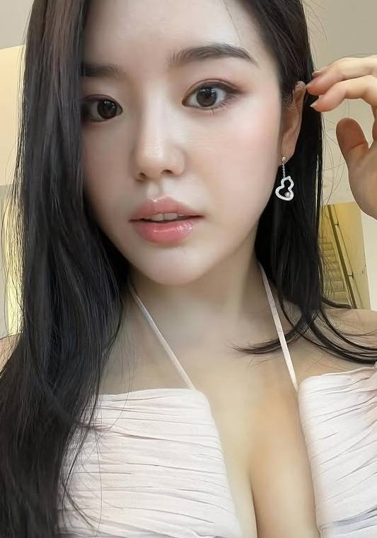 배우 조혜정 인스타그램