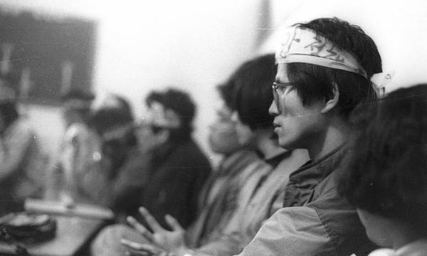 85.4.10 부평 1동 성당에서 농성을 이끄는 김문수(학출노동운동가). 연합뉴스