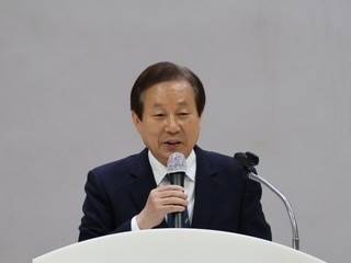 신정호 목사(전주동신교회)가 설교하고 있다.