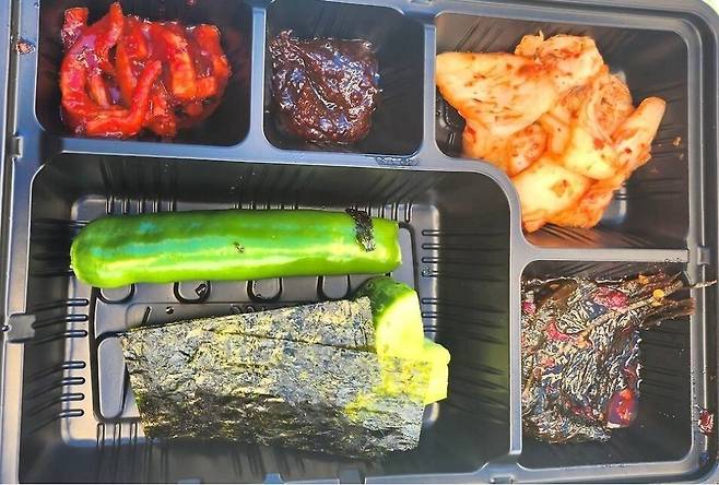 충주맨에 이어 충주시장도 1만2000원 부실 도시락 논란에 사과의 뜻을 전했다. SNS 갈무리