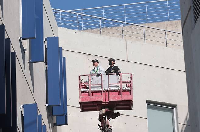 NC는 지난 2일 보도자료를 통해 임시 대체 홈구장 검토를 알렸다. 홈경기장인 창원NC파크는 무기한 폐쇄가 이어지고 있다. 연합뉴스