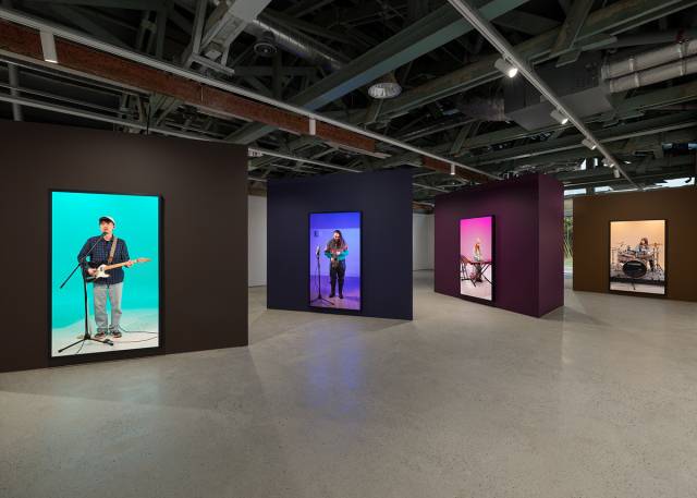 국제갤러리 부산점 정연두 개인전 '불가피한 상황과 피치 못할 사정들' 설치 전경. 국제갤러리 제공