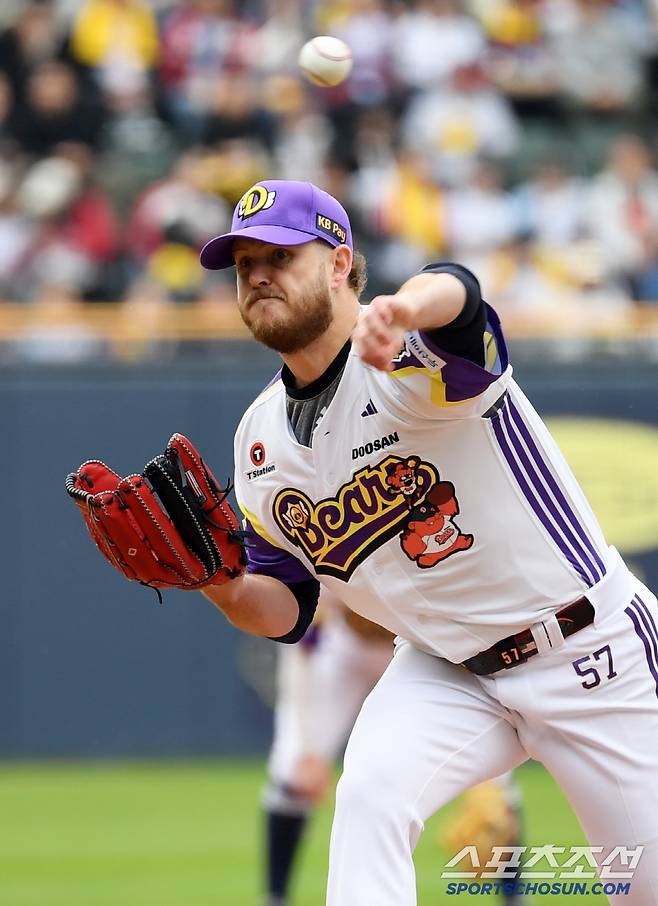 5일 잠실구장에서 열린 두산 베어스와 LG 트윈스의 경기. 두산 콜어빈이 역투하고 있다. 잠실=박재만 기자 pjm@sportschosun.com/2025.05.05/