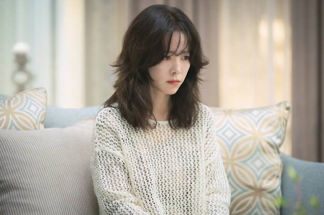 한지민 (제공: 스튜디오 피닉스·SLL)