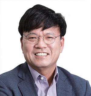 이병태 카이스트 경영대 명예교수 겸 컨슈머워치 공동 대표 - 서울대 산업공학, 카이스트 경영과학 석사, 미 텍사스대 경영학 박사