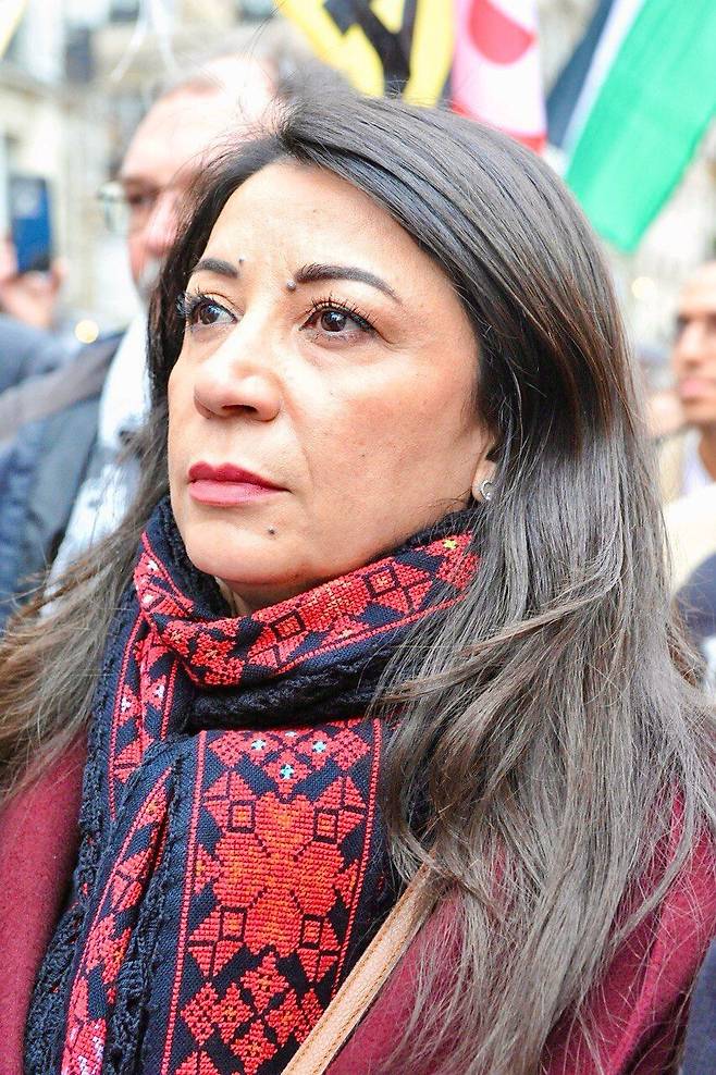 올해 1월25일 프랑스에서 진행된 팔레스타인 지지 시위에 할라 아부 하시라 주프랑스 팔레스타인 대사가 참여하고 있다. 주프랑스 팔레스타인 대사관 제공