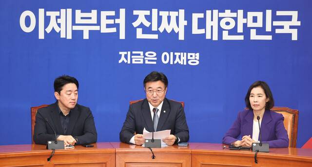 윤호중 더불어민주당 총괄선거대책본부장이 5일 오전 국회에서 이재명 대통령 선거 후보자의 동선에 대해 이야기하고 있다. 윤운식 선임기자 yws@hani.co.kr