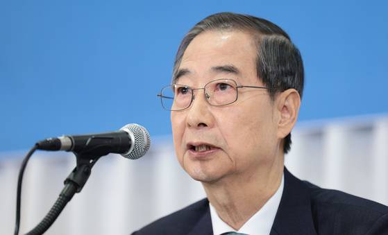 무소속 한덕수 대통령선거 예비후보가 6일 서울 중구 코리아나호텔에서 열린 관훈토론회에서 기조연설을 하고 있다. 〈사진=연합뉴스〉