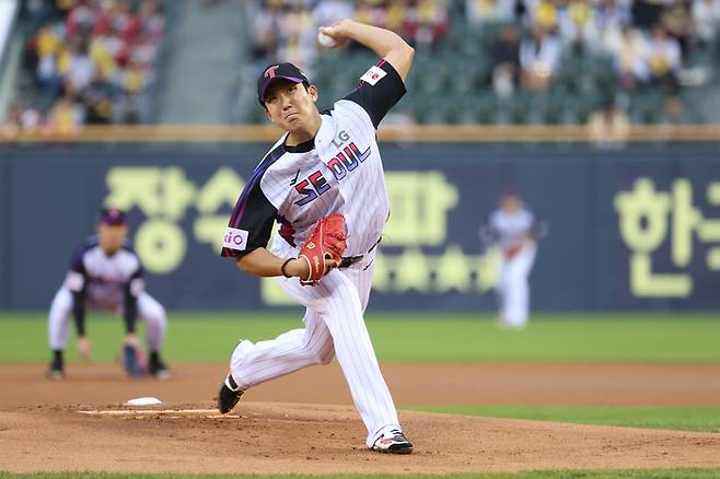 LG 손주영이 2일 서울 잠실구장에서 열린 2025 KBO리그 정규시즌 SSG전서 역투하고 있다. 사진 | LG 트윈스