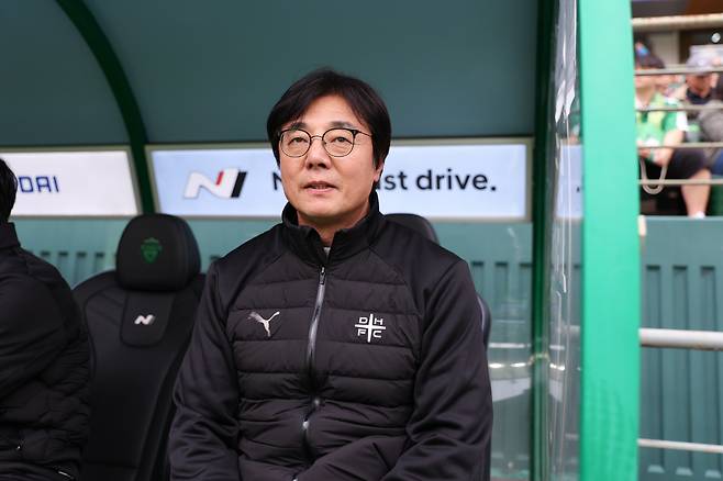 전주월드컵경기장/ K리그1/ 전북현대모터스 vs 대전하나시티즌/ 대전 황선홍 감독/ 사진 하서영