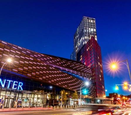 미국 뉴욕시 브루클린 딘스트리트에 있는 461 Dean Apartments. 2016년 준공된 이 건물은 모듈러 공법으로 지어졌다.