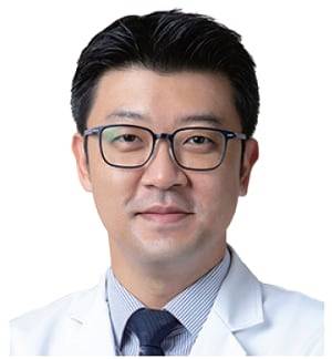 허동범 연세스타병원 병원장 /현 경희대 의과대학·의과전문대학원 외래교수, 현 정형외과전문의, 현 대한정형통증의학회정회원, 전 중국 청도시립병원한중사랑관절전문센터 의료진