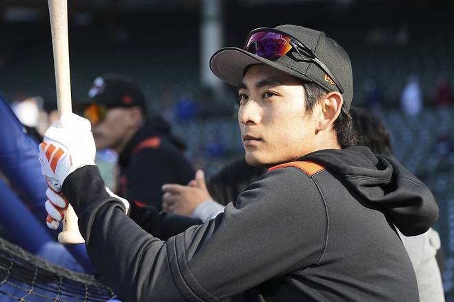 San Francisco Giants center fielder Jung Hoo Lee, of South Korea, looks on during batting practice before a baseball game against the Chicago Cubs in Chicago, Monday, May 5, 2025. (AP Photo/Nam Y. Huh)/2025-05-06 07:53:19/ <저작권자 ⓒ 1980-2025 ㈜연합뉴스. 무단 전재 재배포 금지, AI 학습 및 활용 금지>