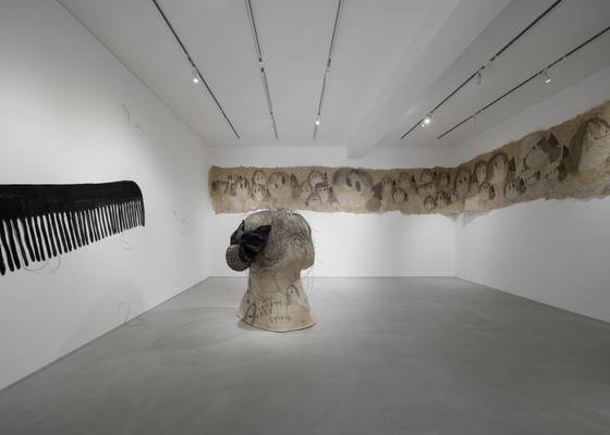 신민 개인전 '으웩! 음식에서 머리카락!' 전시전경. 사진 P21