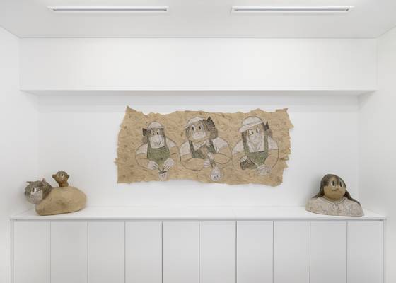 신민 개인전 '으웩! 음식에서 머리카락!'에 출품된 '음료 나가기 전에 이물체크 또 체크' 사진 P21